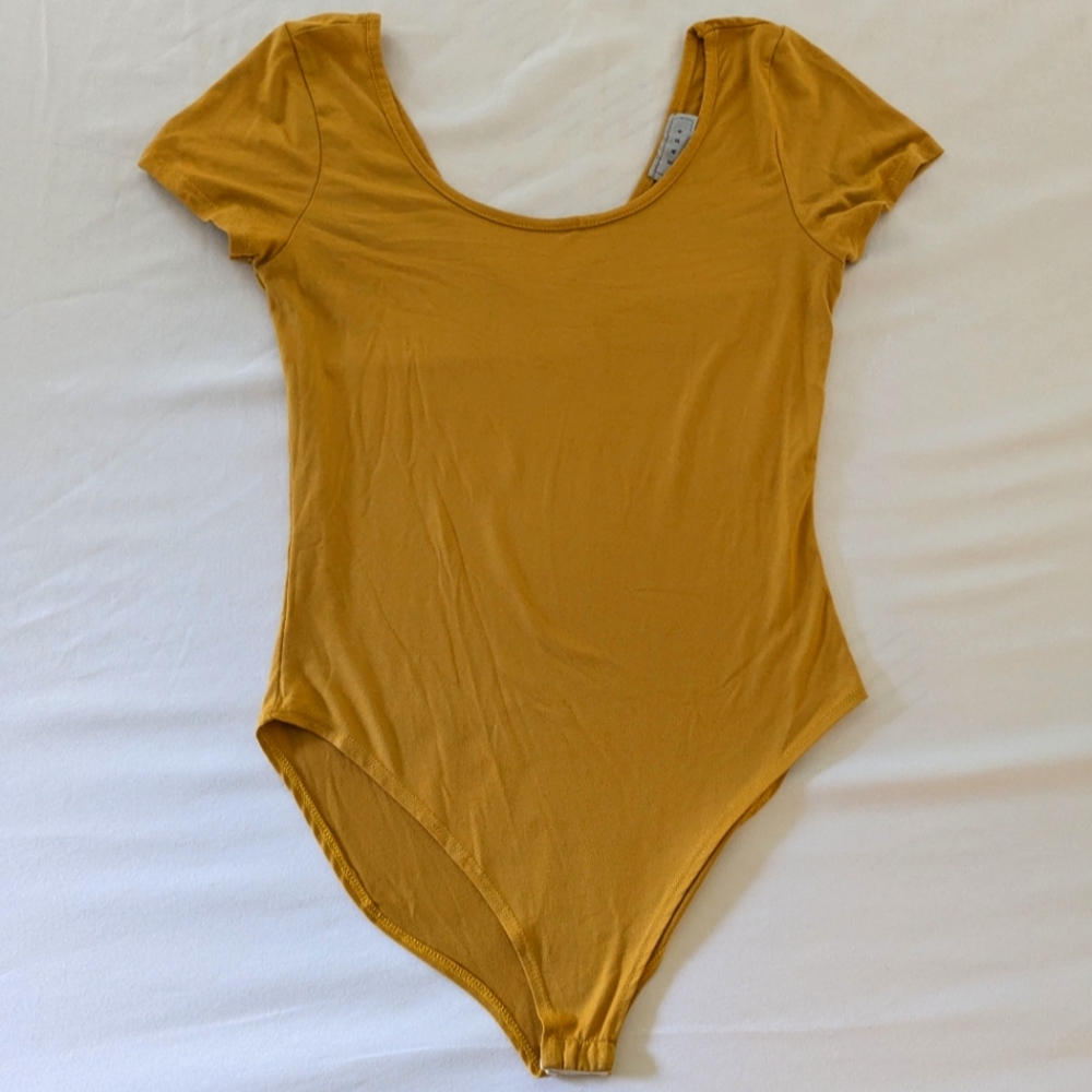 GAZE | Soft yellow bodysuit babydoll style scoop neck v neck back